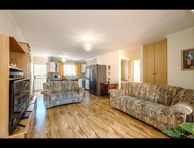 2 BEDROOM TOWNHOUSE FOR SALE IN ALLEN'S NEK